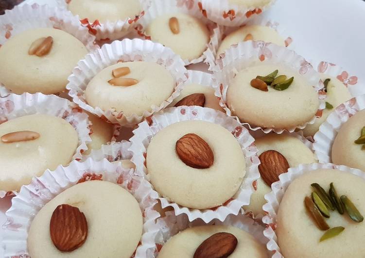 مكونات الغريبة