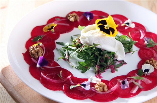 طريقة عمل كارباتشو الشمندر مع جبنة بوفال و موزاريلا https://ouklat.com/wp-content/uploads/2021/04/9ced4e6ad5da80550be4832c3dd05bf8340d0dd2-1.png