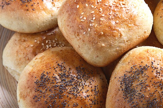 خبز بزيت الزيتون https://ouklat.com/wp-content/uploads/2021/10/87782e8cbf6a4f32e290b61fb4bb52081528072e-1.png